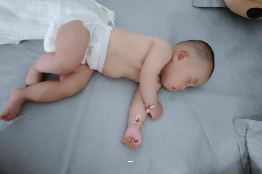敦煌宝宝总是摇头怎么回事